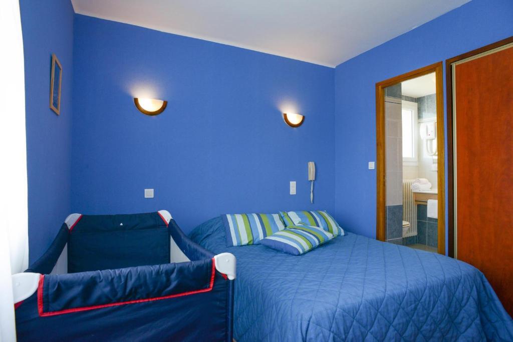 Au P'Tit Quinquin Hotel Le Val-Saint-Pere Exterior photo